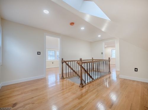 36 Woodcrest Cir, Springfield NJ  07081-1517 exterior