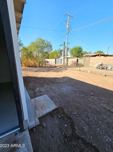 2932 Diamond St, Phoenix AZ  85008-5015 exterior