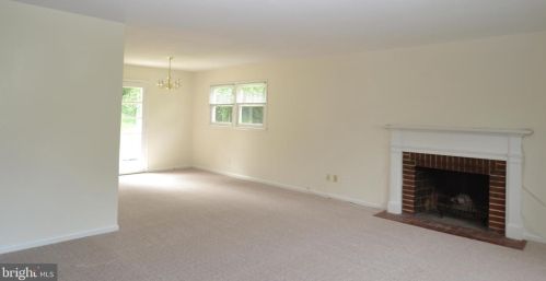 7115 Enterprise Ave, Mc Lean VA  22101-5608 exterior