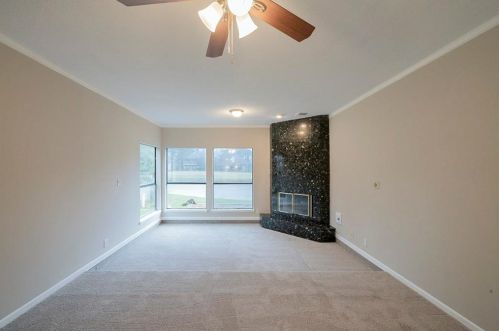 8102 Malardcrest Dr, Humble TX 77346-6127 exterior