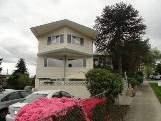 6536 2nd Ave, Seattle WA  98117-4829 exterior