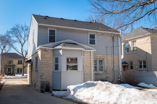 2346 90, Milwaukee WI 53226-4512 exterior