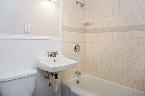 47 Prospect St, Torrington CT 06790-6328 exterior