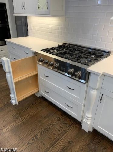 9 Dogwood Ter, Livingston NJ  07039-3601 exterior