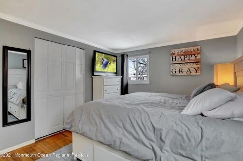 28 Alpha Ave, Old Bridge NJ 08857-2210 exterior