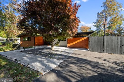 11703 Karen Dr, Rockville MD  20854-3155 exterior