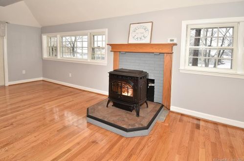 14 Lk St, Ellington CT 06029-3008 exterior