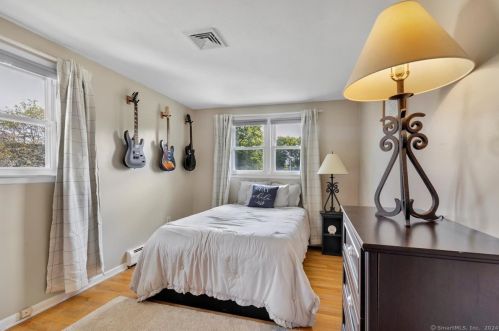 75 Boylston St, Meriden CT 06450-4737 exterior