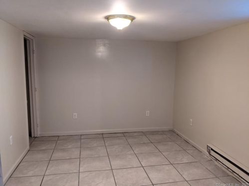 16 Harriet St, Norwalk CT 06851-3625 exterior