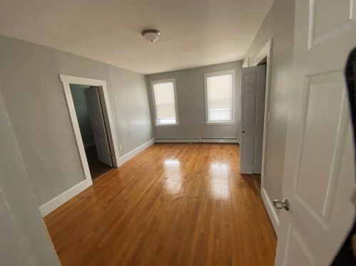 31 Vernon St, Worcester MA 01610-1996 exterior