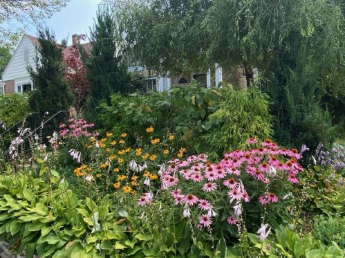 6523 Clarke St, Milwaukee, WI 53213-1414