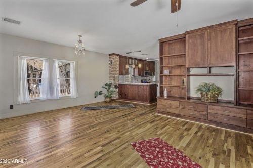 1118 12 St, Phoenix AZ 85086-7350 exterior