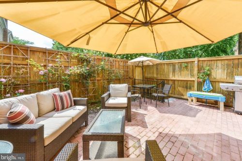 1304 Commonwealth Ave, Alexandria VA  22301-2022 exterior