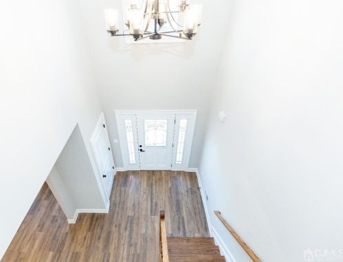 20 Linden Ave, Edison NJ 08817-3208 exterior