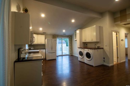 1000 Smithtown Ave, Bohemia NY 11716-2179 exterior