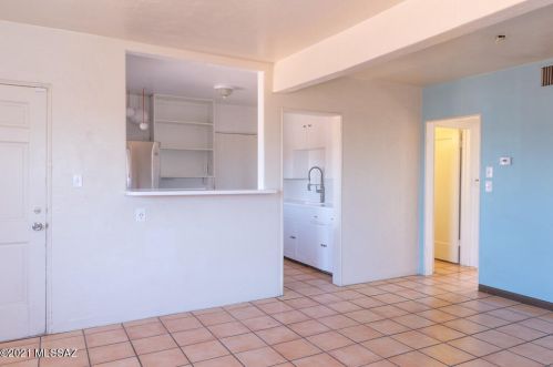 1710 Grant Rd, Tucson AZ 85712-2237 exterior