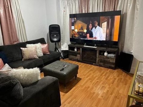 28 Tuxedo Ave, Providence, RI 02909-2432