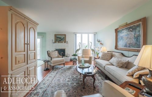 1222 Oakwood Ct, Rochester MI 48307-2541 exterior