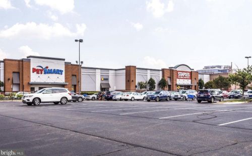 1624 Abingdon Dr, Alexandria VA  22314-1015 exterior