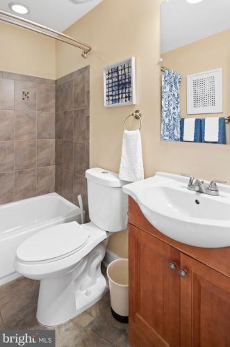 616 M St, Washington DC 20002-3425 exterior