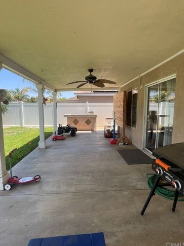 986 Mirada Dr, Perris CA 92571-9439 exterior