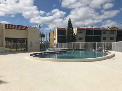 2050 Oleander Blvd, Fort Pierce FL  34950-5308 exterior