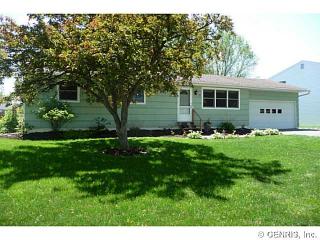 17 Lori Ln, Rochester NY  14624-1418 exterior