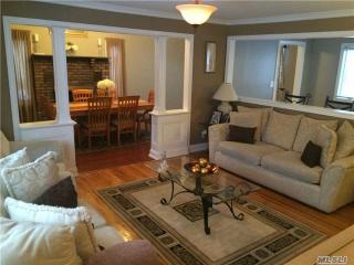 46 Irving Ave, Babylon NY  11703-3910 exterior