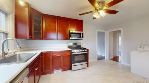 573 Farmington Ave, New Britain CT  06053-1968 exterior