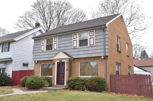 3017 53rd St, Milwaukee, WI 53210-1618