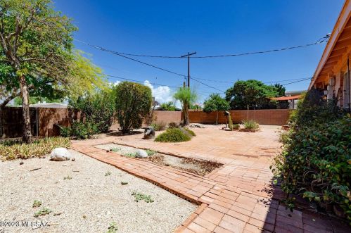 5011 13 St, Tucson AZ 85719-6210 exterior