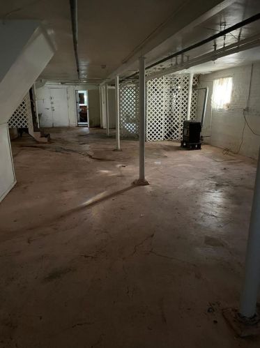 8522 Blackstone Ave, Chicago IL  60619-6527 exterior