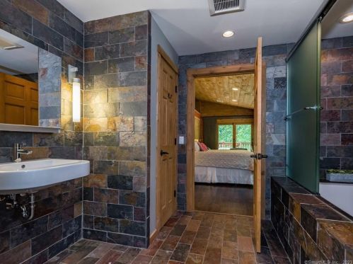 12 Firetower Rd, Deep River CT 06419-1210 exterior