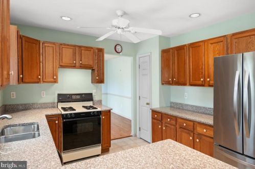 28 Bay Breeze Dr, Lewes DE 19958-2108 exterior