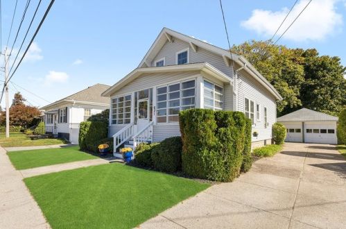 621 Fruit Hill Ave, Providence, RI 02911-2122