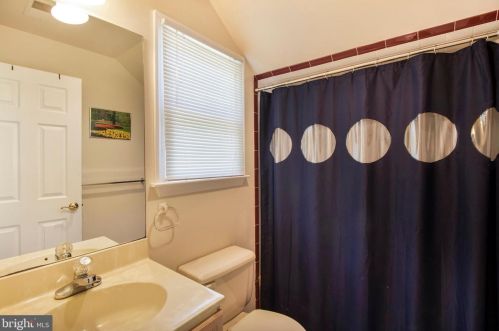 15302 Sweetridge Rd, Silver Spring MD 20905-3804 exterior