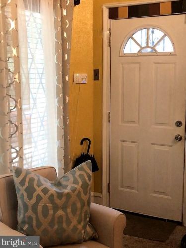 5129 16th St, Philadelphia, PA 19112-1708