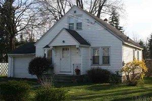 1844 Van Cortland St, Schenectady, NY 12303-1534