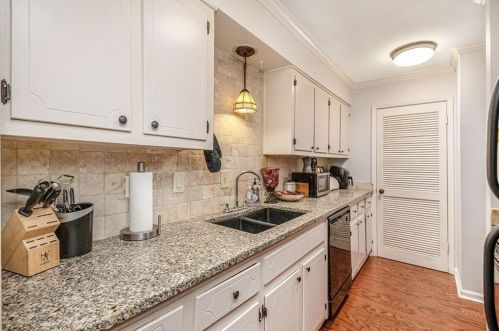 157 Lablanc Way, Atlanta GA 30327-1082 exterior