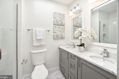 421 11 St, Washington DC 20002-6121 exterior