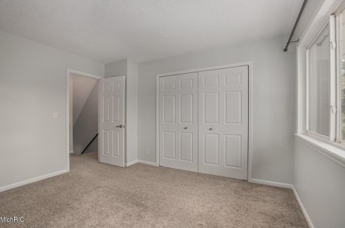 3630 Kenbrooke Ct, Kalamazoo MI 49006-5437 exterior