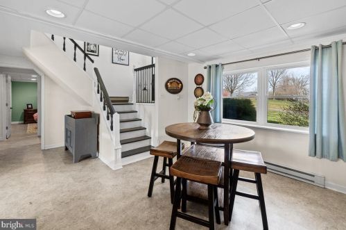 7504 Picnic Wood Rd, Middletown MD 21769-8223 exterior