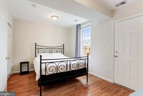 912 19 St, Washington DC 20002-4083 exterior