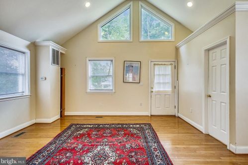 12211 Bushey Dr, Silver Spring, MD 20902-1014