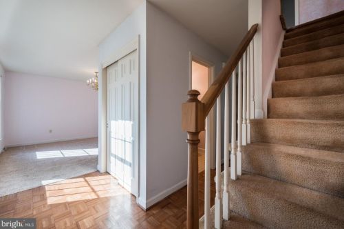 1609 Hilltop Approach, Lancaster, PA 17601-5139