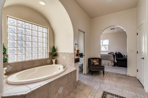 976 Josephine Saddle Pl, Green Valley AZ 85614-6302 exterior