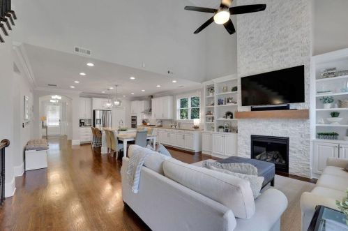 3573 Brookleigh Ln, Atlanta GA 30319-2219 exterior