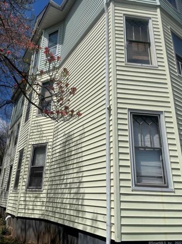 82 Wilcox St, New Britain, CT 06051-1209