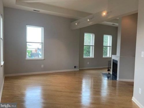 1745 Kalorama Rd, Washington, DC 20009-2653