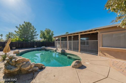 4801 Red Wolf Dr, Tucson AZ  85742-8825 exterior